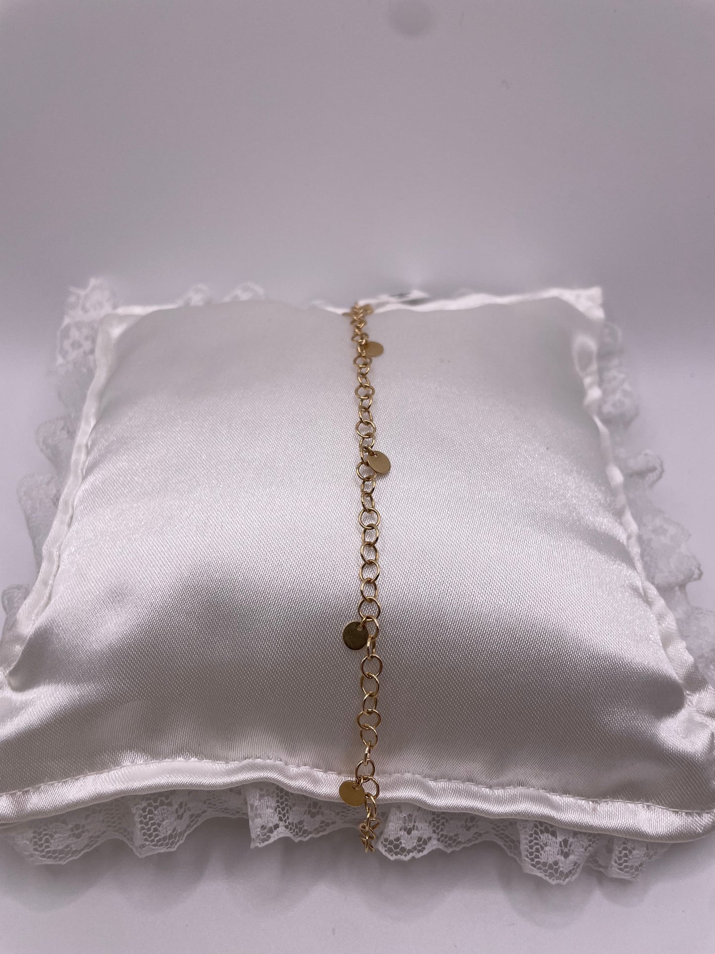 Goldarmband mit Platten Charms
