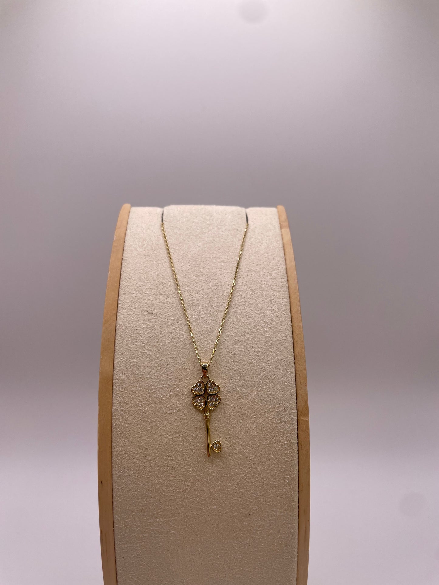 Goldkette mit Schlüsselanhänger aus Kleeblatt