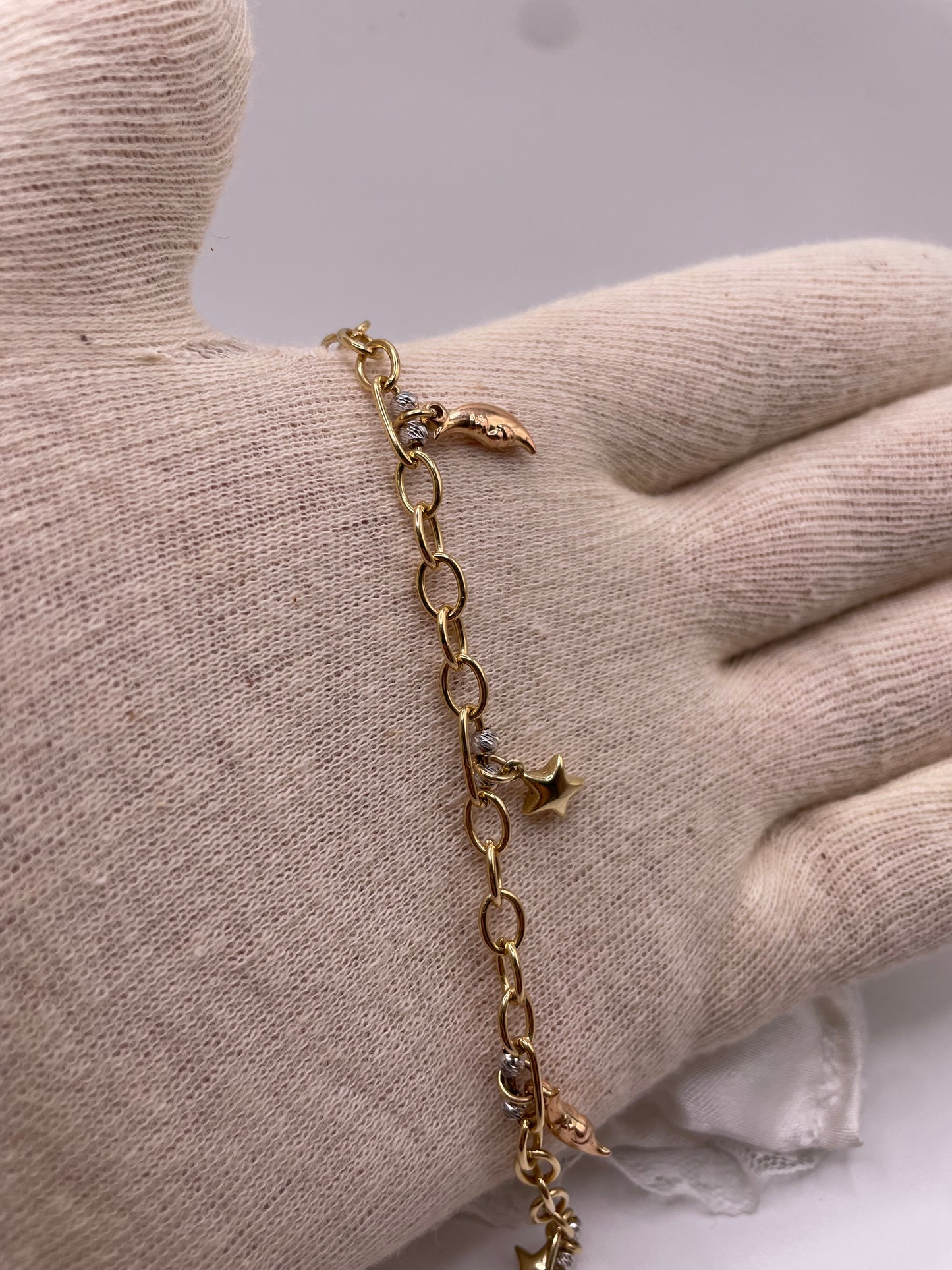 Goldarmband mit Charms (Sterne & Mond)