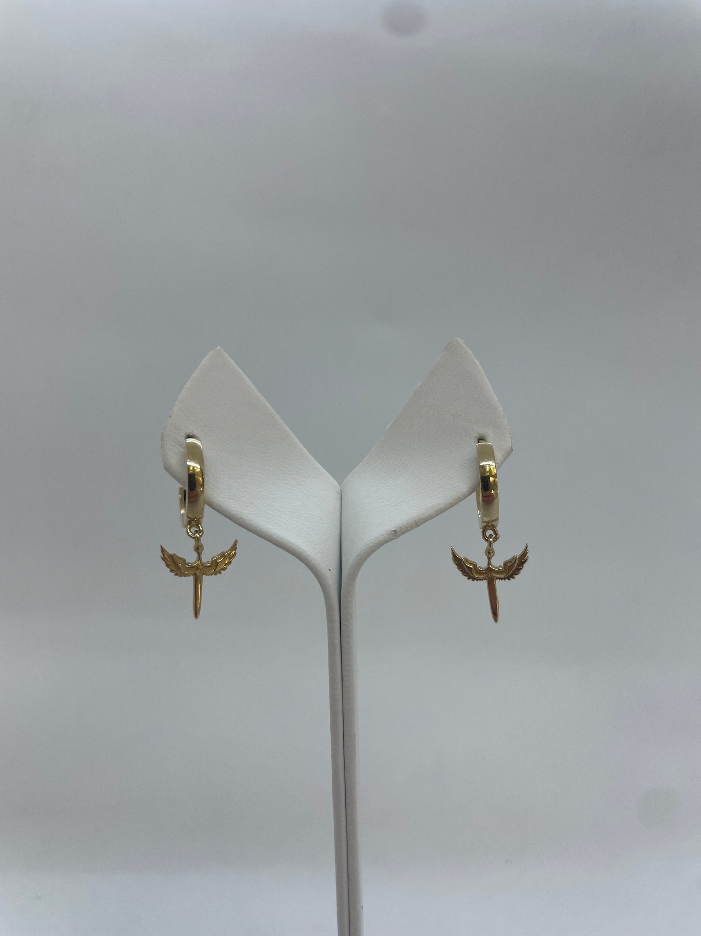 Schlichte Goldene Kreolen mit Anhänger