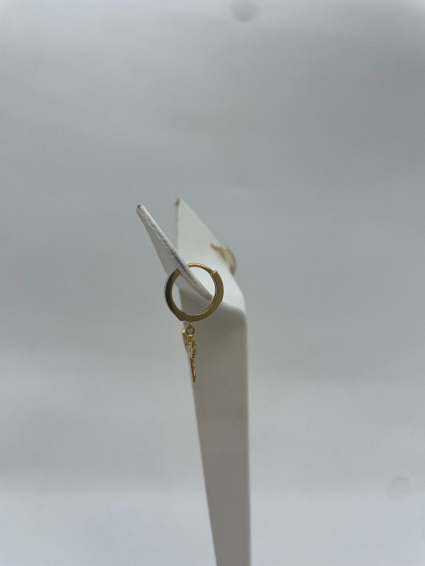 Schlichte Goldene Kreolen mit Anhänger