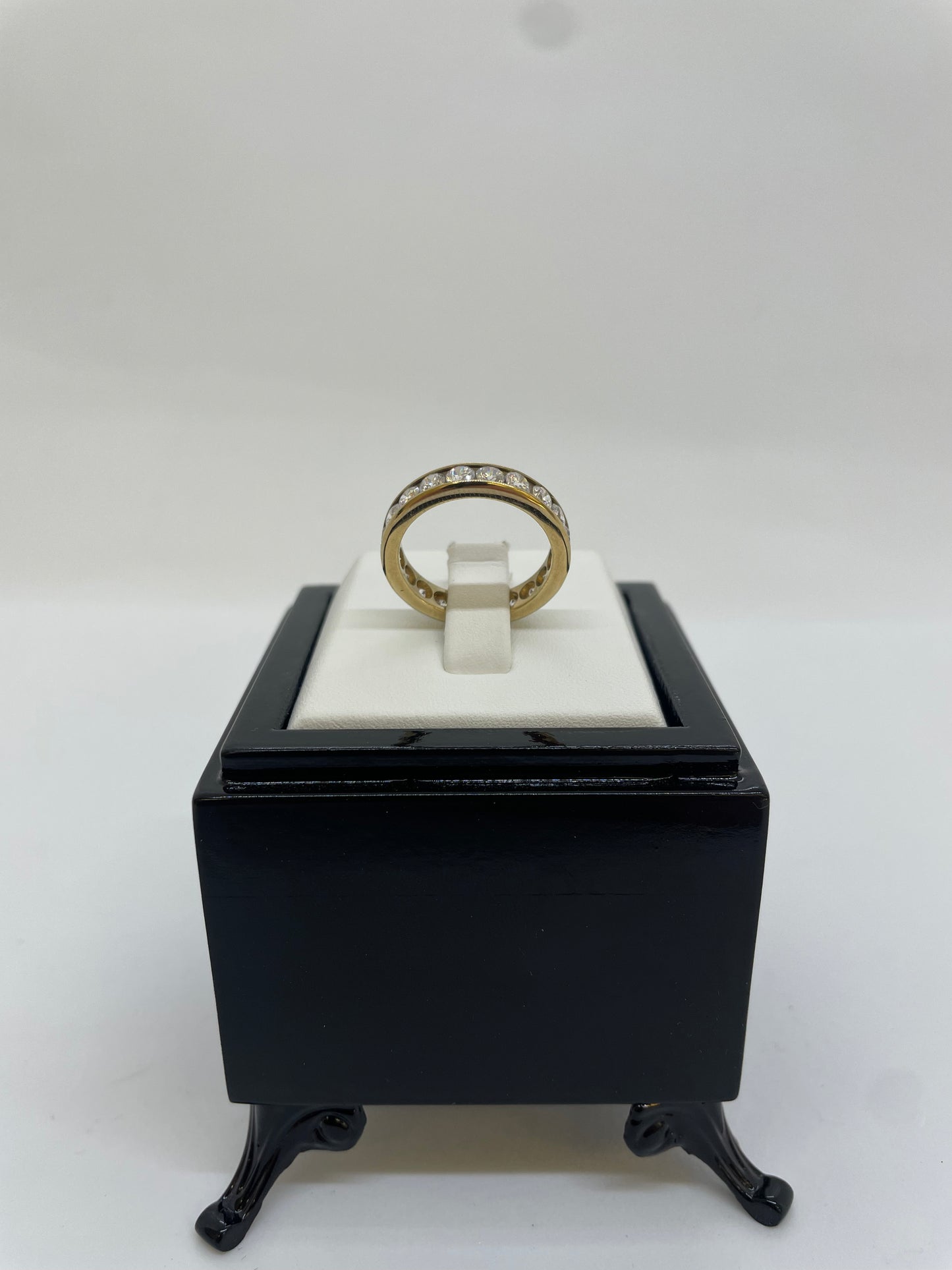 Goldring Memoire breit mit Steinen